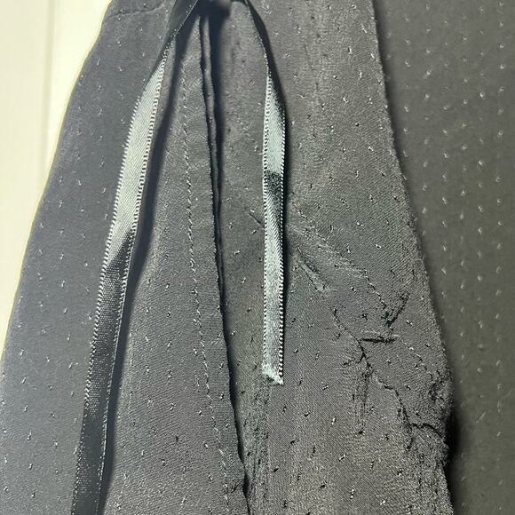 Nava Italy Short Sleeve textured bell sleeve blouse- Size M - Picture 7 of 7